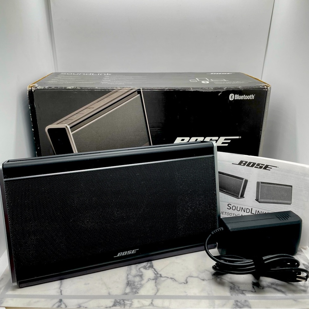 Bose SoundLink Bluetooth Mobile Speaker II Dark Gray Nylon with Box Cord Manual